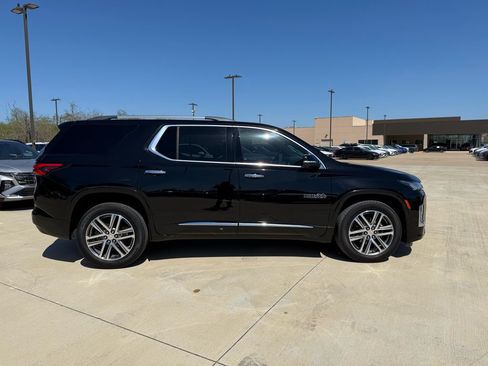 Used 2024 Chevrolet Traverse High Country AWD/4WD image 6