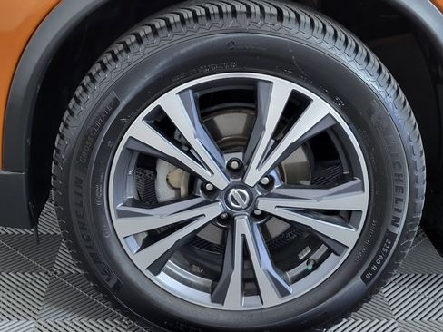 Used 2017 Nissan Rogue SL w/ SL Premium Package image 10