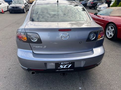 Used 2005 MAZDA MAZDA3 s w/ Moonroof & 6-CD Pkg image 4