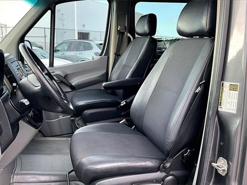 Used 2011 Mercedes-Benz Sprinter 2500 image 27