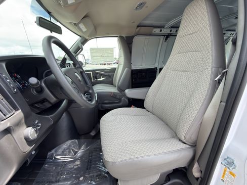 New 2026 GMC Savana 2500 Extended w/ Driver Convenience Package RWD image 13