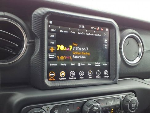 Used 2021 Jeep Wrangler Unlimited Sahara w/ Cold Weather Group image 11