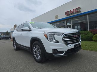 Used 2022 GMC Terrain SLT image 1