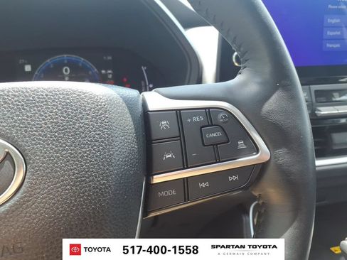 Used 2024 Toyota Grand Highlander AWD image 18
