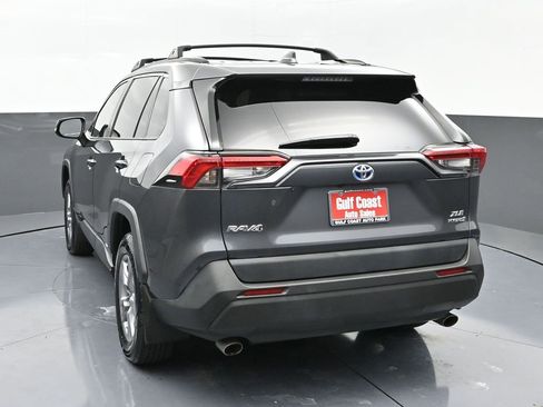 Certified 2022 Toyota RAV4 XLE image 4
