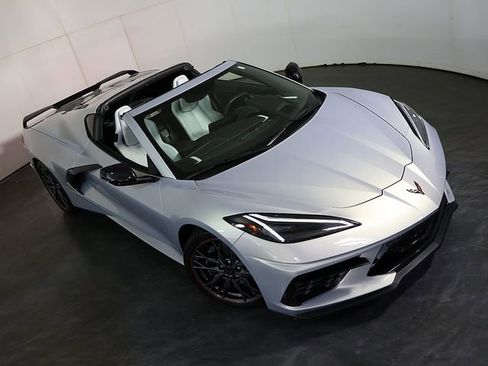 Used 2023 Chevrolet Corvette Stingray Preferred Cpe w/ Z51 Performance Package RWD image 7