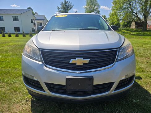 Used 2015 Chevrolet Traverse LS FWD image 2