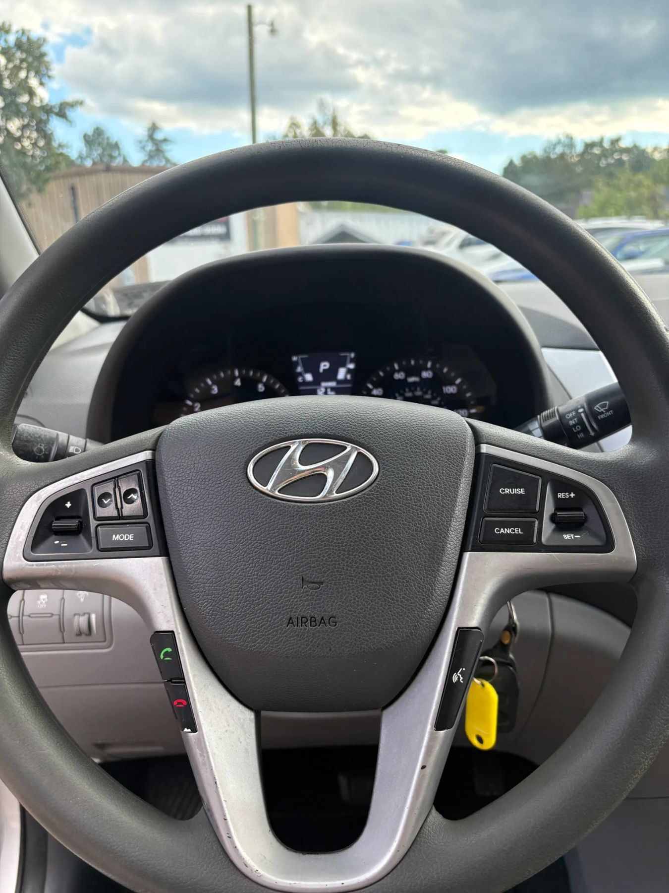 Used 2014 Hyundai Accent GLS w/ Option Group 2 FWD image 11