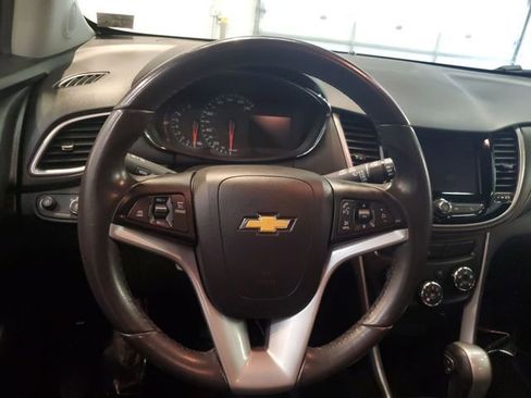 Used 2021 Chevrolet Trax LT w/ Driver Confidence Package image 15