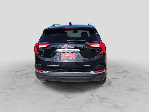 Used 2024 GMC Terrain SLT image 7