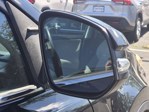 Used 2015 Toyota RAV4 XLE AWD/4WD image 17