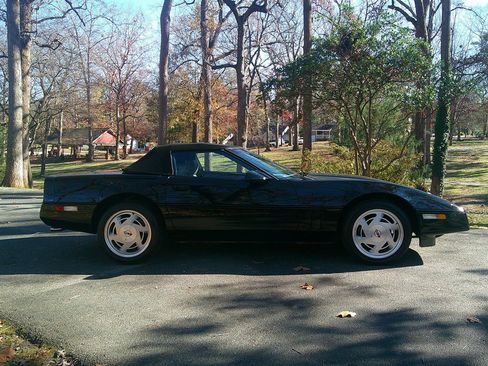 Used 1989 Chevrolet Corvette Convertible image 5