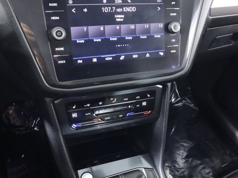 Used 2022 Volkswagen Tiguan SE image 15