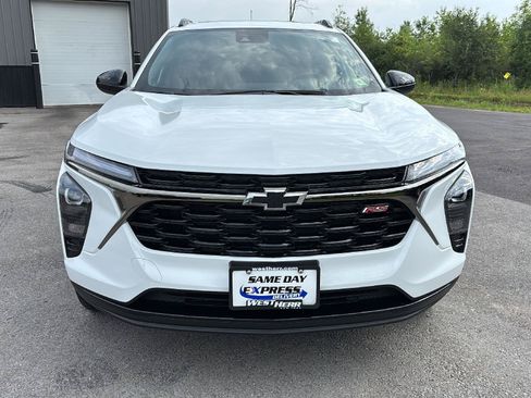 Used 2026 Chevrolet Trax RS w/ Sunroof Package FWD image 8