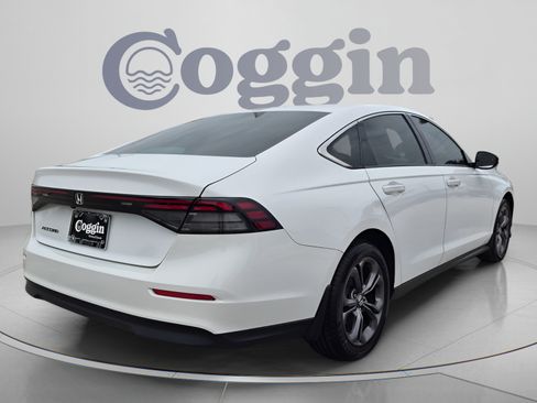 Certified 2023 Honda Accord EX image 6
