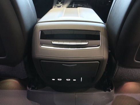 Used 2024 Cadillac Escalade Sport w/ LPO, ONYX Package image 28