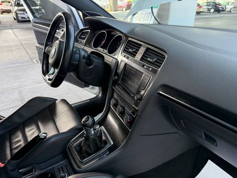 Used 2017 Volkswagen GTI SE image 23