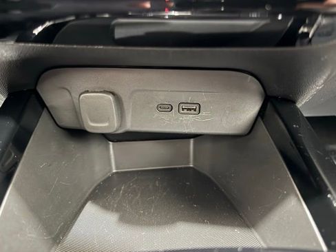 Used 2025 Chevrolet Trax LT image 33