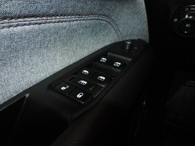 Used 2023 Jeep Compass Latitude AWD/4WD image 29