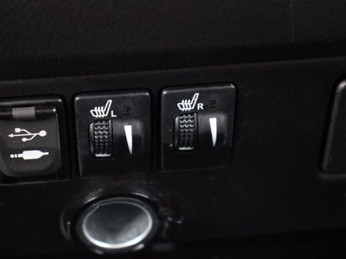 Used 2017 Toyota Sienna SE Premium image 30