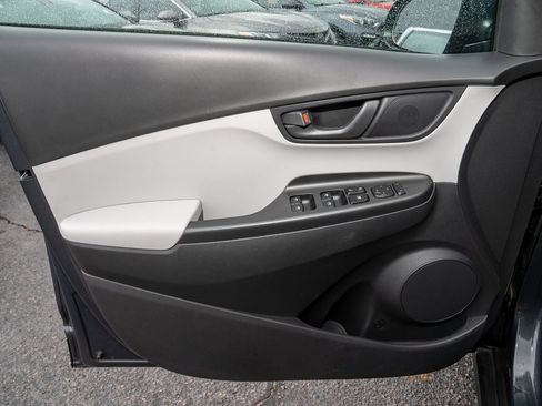 Used 2022 Hyundai Kona SEL w/ Cargo Package image 10