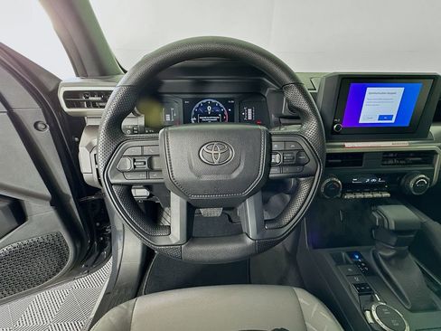 Certified 2025 Toyota Tacoma SR5 AWD/4WD image 11