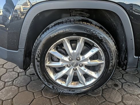 Used 2016 Jeep Cherokee Limited image 11