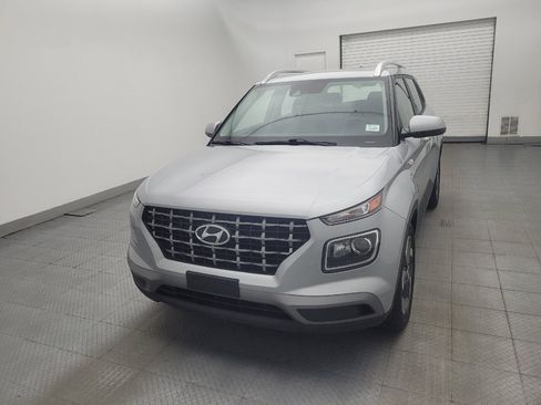 Used 2021 Hyundai Venue SEL FWD image 15