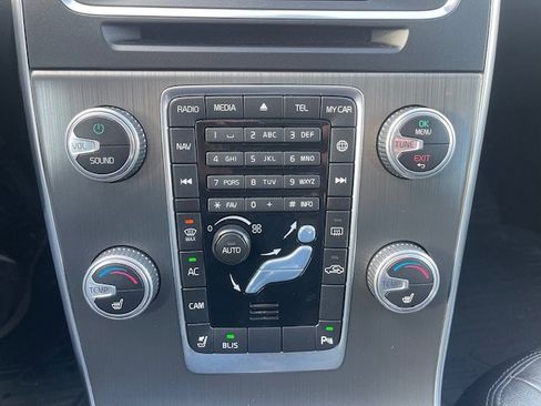 Used 2016 Volvo V60 T5 Premier image 13