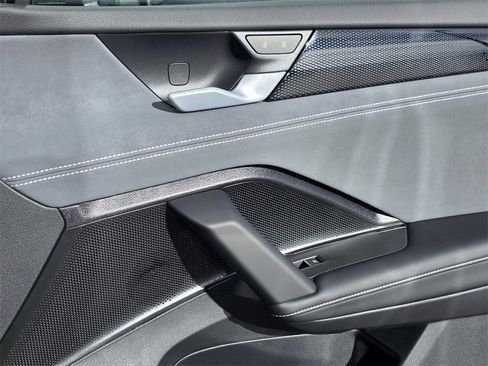 New 2026 Volkswagen Tiguan SE R-Line image 21