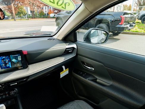 New 2026 Nissan Kicks SV w/ SV Premium Package image 9