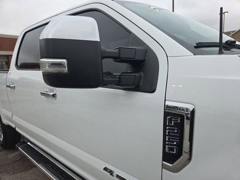 Used 2022 Ford F250 Lariat w/ Chrome Package AWD/4WD image 6