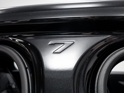 Used 2023 BMW 760i xDrive w/ Executive Package image 28