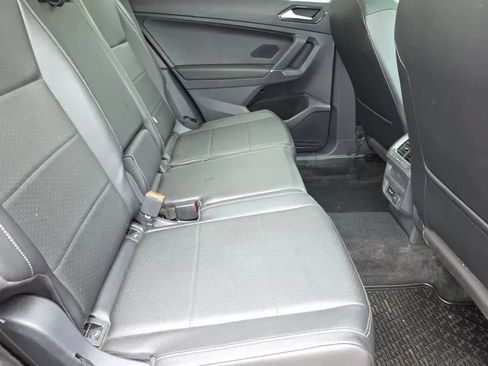 Used 2018 Volkswagen Tiguan SE AWD/4WD image 13
