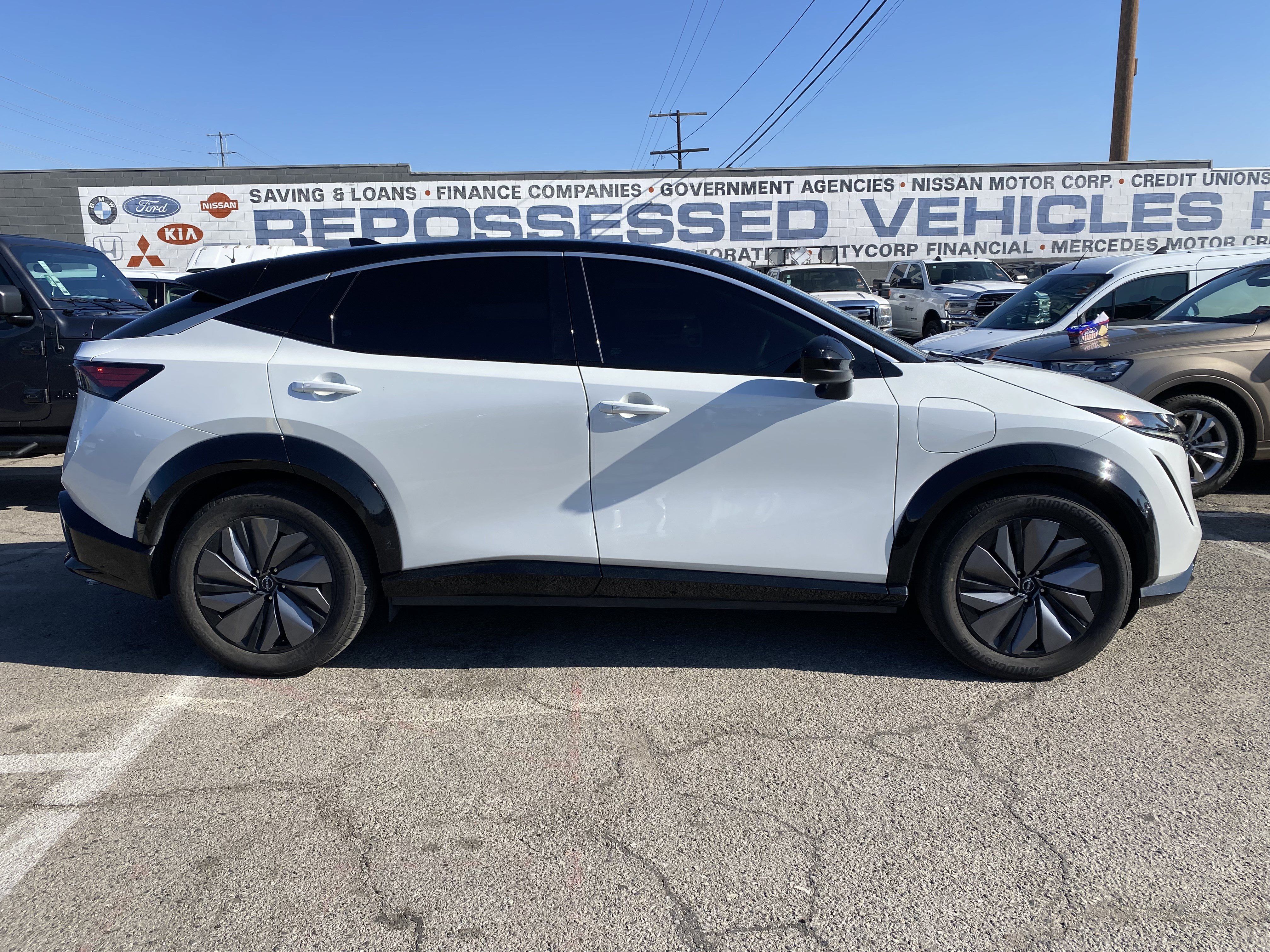 Used 2023 Nissan Ariya FWD image 11