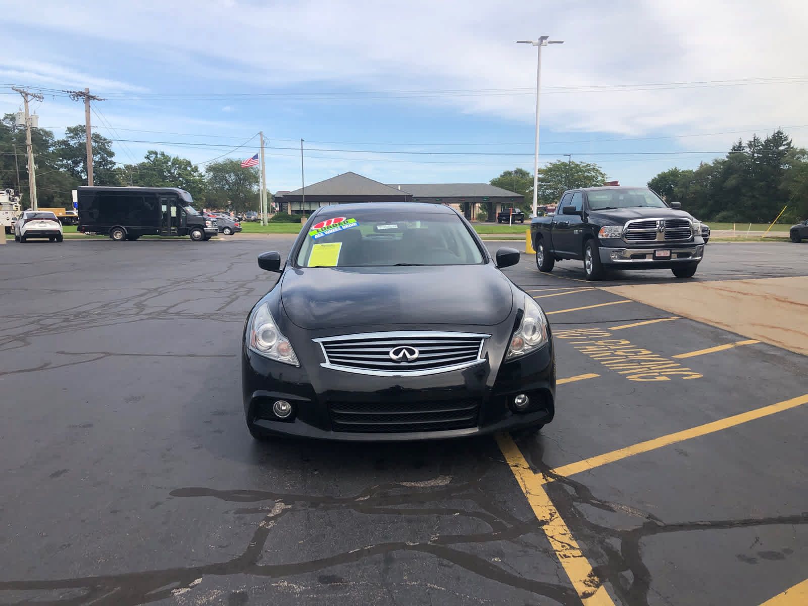 Used 2011 INFINITI G37 x Sedan w/ Premium Pkg AWD/4WD image 4