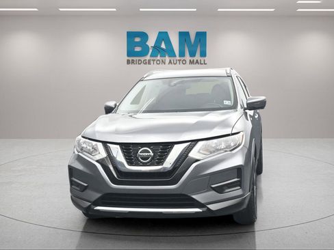 Used 2020 Nissan Rogue SV w/ Premium Package AWD/4WD image 2