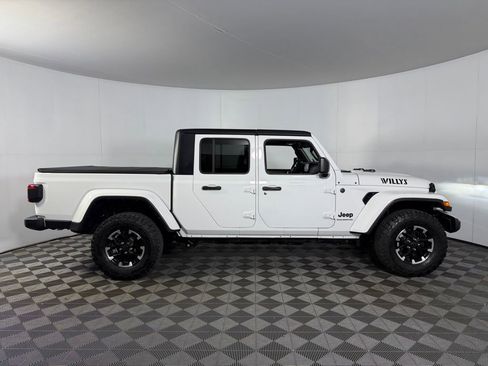Certified 2024 Jeep Gladiator Sport AWD/4WD image 5