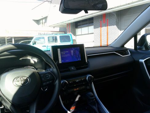 Used 2024 Toyota RAV4 XLE image 22