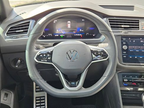 Used 2024 Volkswagen Tiguan SE R-Line w/ MDO Package, Three-Row FWD image 27