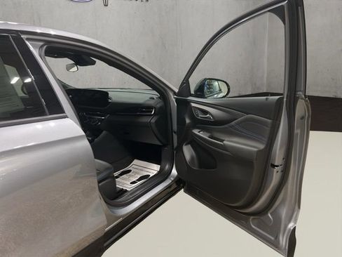 Used 2024 Buick Envista Sport Touring w/ Convenience I Package image 18