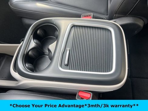 Certified 2023 Chrysler Pacifica Touring-L image 60