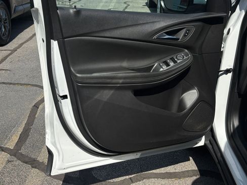 Used 2025 Buick Encore GX Preferred FWD image 18