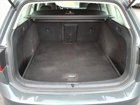 Used 2015 Volkswagen Golf TDI S image 11