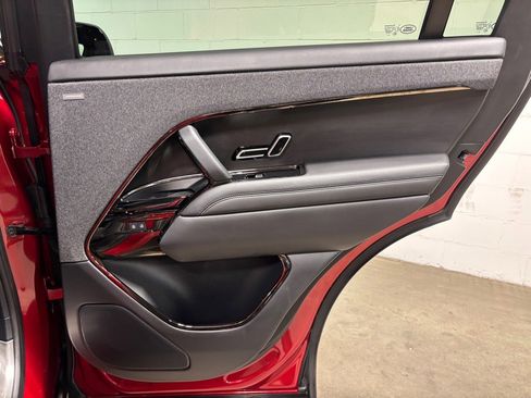 Used 2023 Land Rover Range Rover Sport SE Dynamic image 39