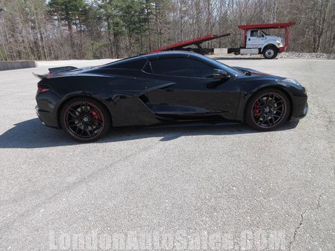 Used 2023 Chevrolet Corvette Z06 w/ Stealth Interior Trim Package image 8