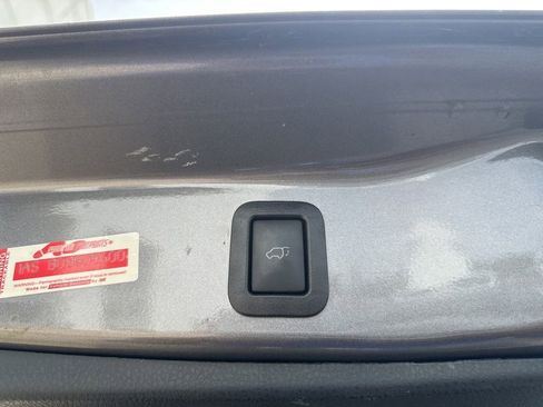 Used 2018 Toyota Highlander XLE AWD/4WD image 8
