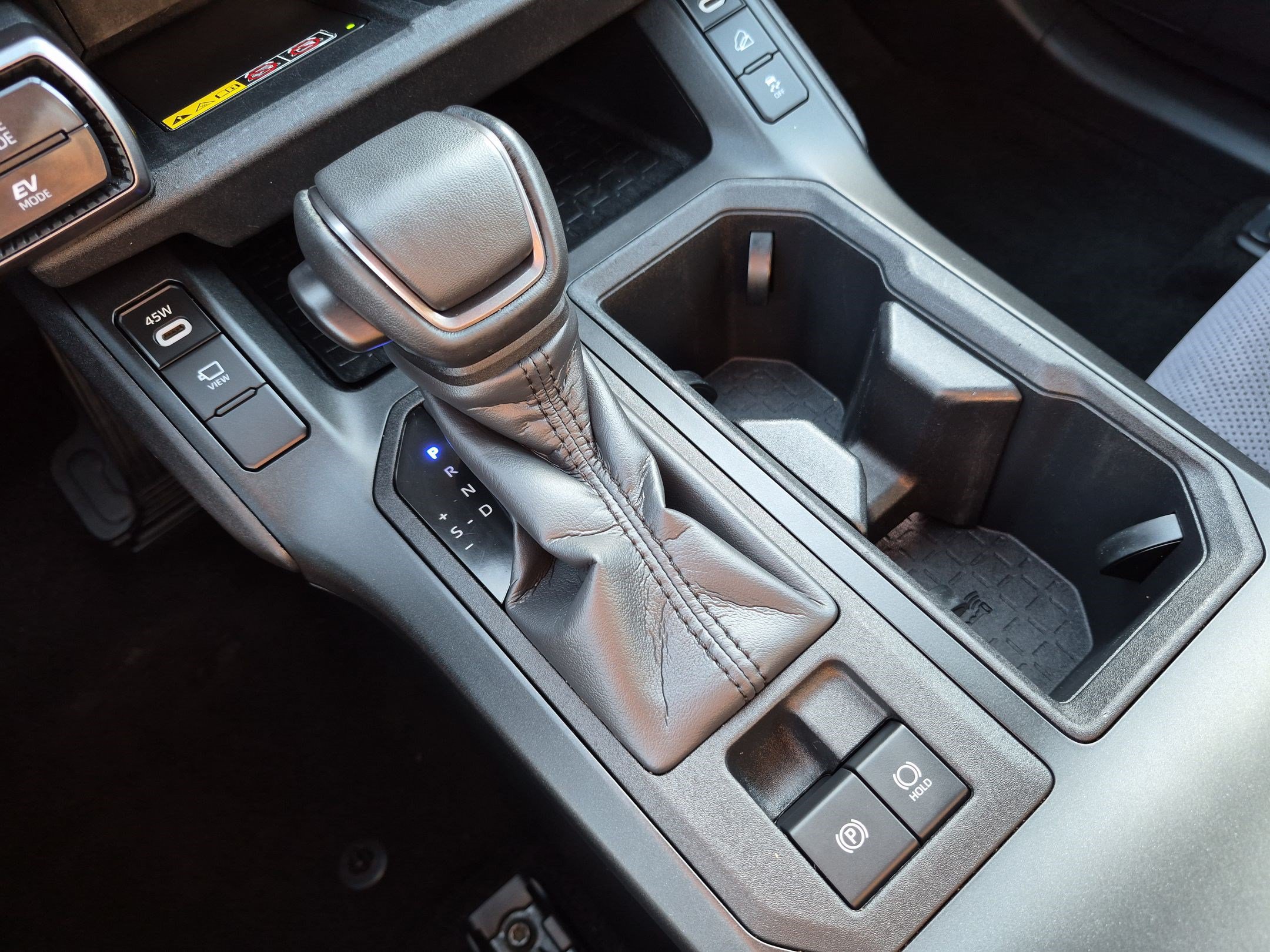 Used 2026 Toyota RAV4 XSE AWD/4WD image 29