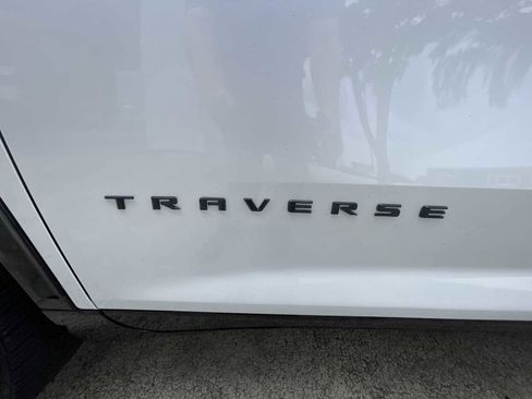 Certified 2024 Chevrolet Traverse RS image 32