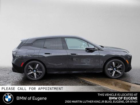 Used 2024 BMW iX xDrive50 w/ Sport Package AWD/4WD image 2